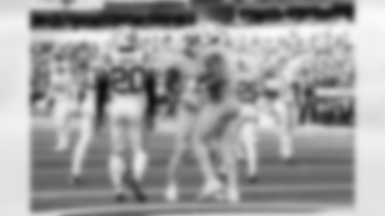 TE Oronde Gadsden (86)