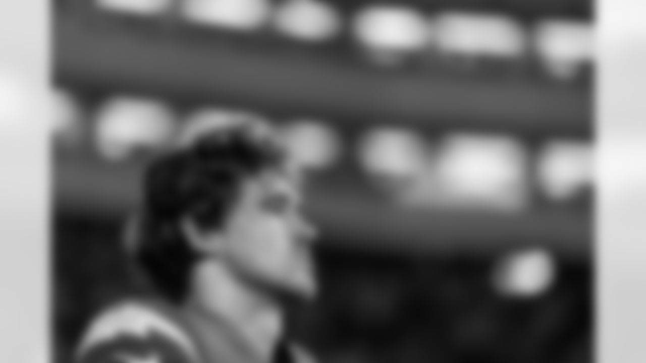 Take a look back at the best photos of Justin Herbert's 2025 campaign.