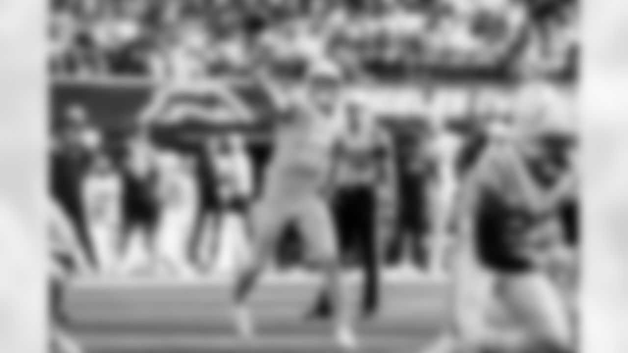 Check out the best shots from the Chargers Week 7 matchup against the Colts!