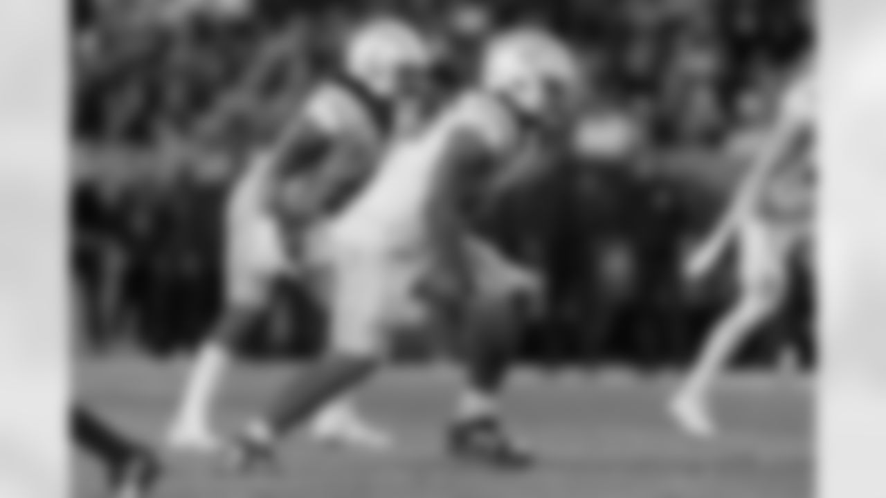 The Los Angeles Chargers play the Denver Broncos on Sunday, December 31, 2023 at Empower Field at Mile High in Denver, CO.
[FINAL SCORE: DEN 16 - LAC 9]