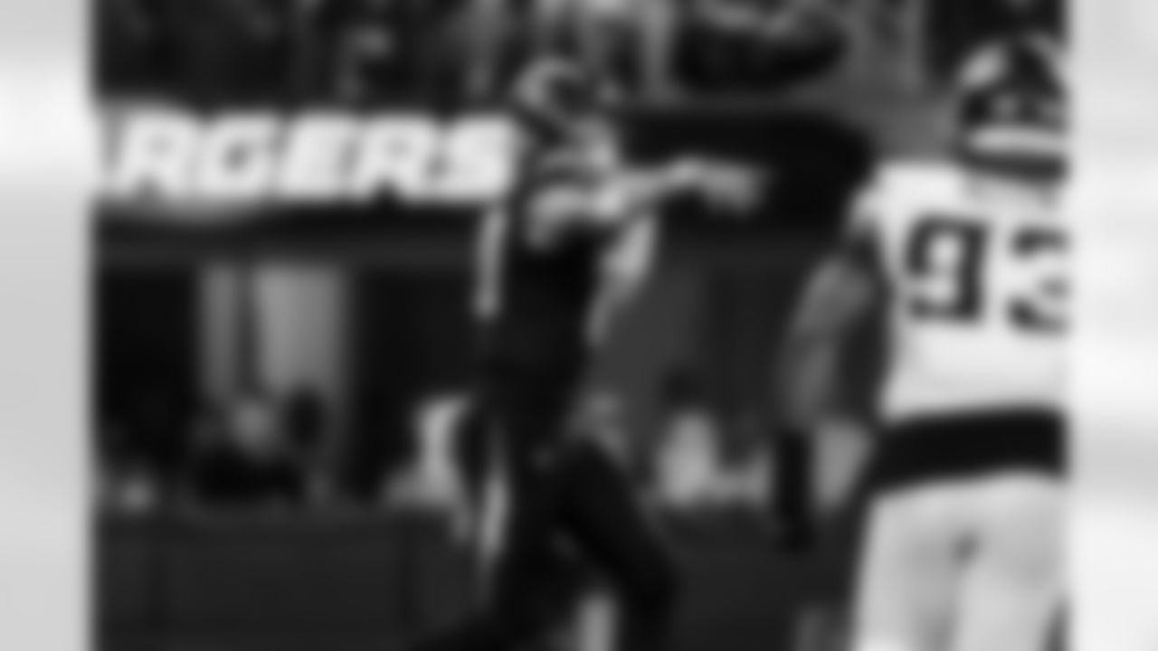 QB Justin Herbert (10)