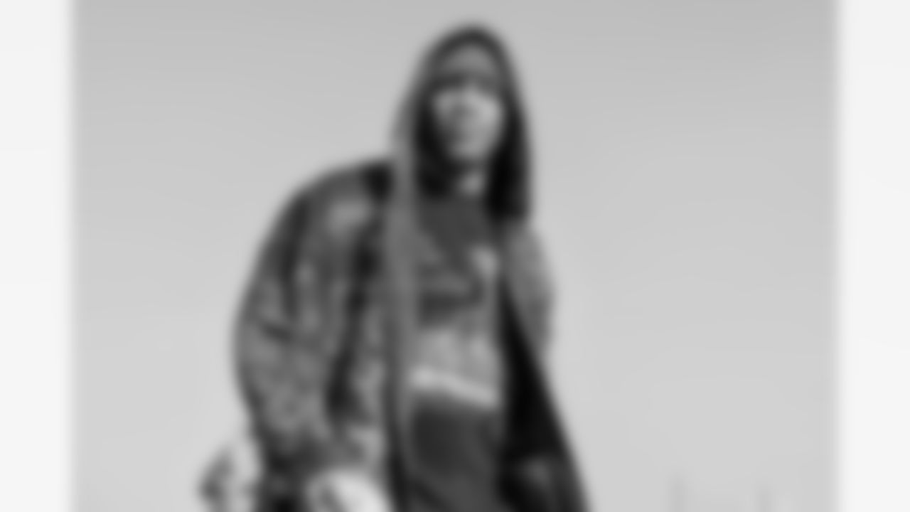 Los Angeles Chargers LB Daiyan Henley (0) travels to Dallas on Saturday, Dec. 20, 2025 for the Week 16 regular season matchup against the Dallas Cowboys.