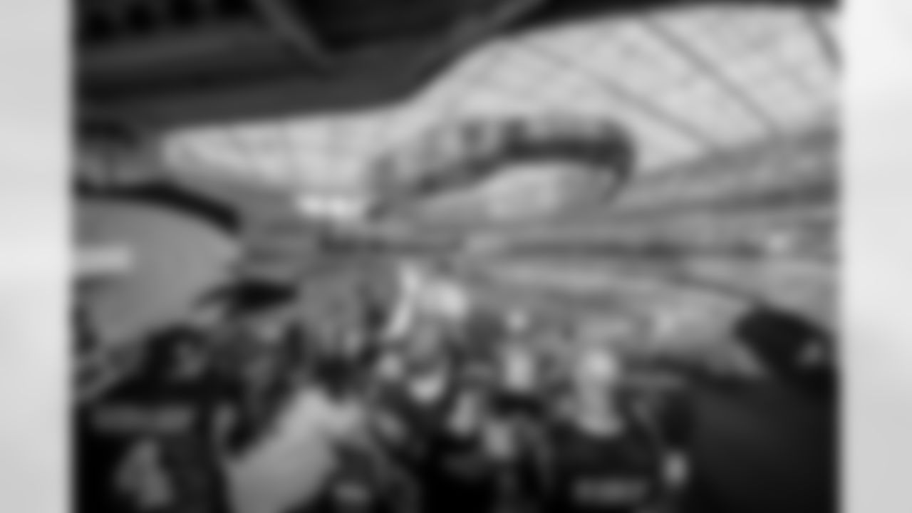 The Los Angeles Chargers play the Washington Commanders on Sunday, October 5, 2025 at SoFi Stadium in Inglewood, CA.
[FINAL SCORE: WAS 27 - LAC 10]