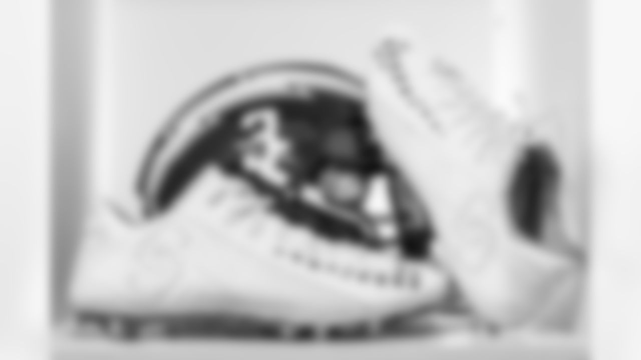 Check out the best shots from the Chargers Week 13 matchup against the Raiders!