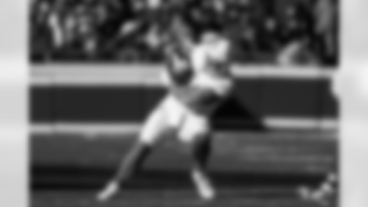 Check out the best shots from the Chargers Week 15 matchup against the Chiefs!