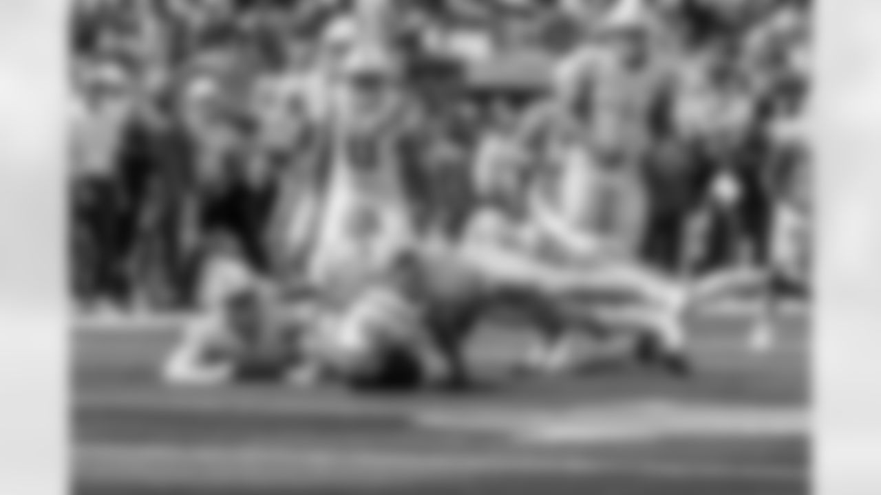 Take a look at the best photos of Chargers 2026 free agent Denzel Perryman