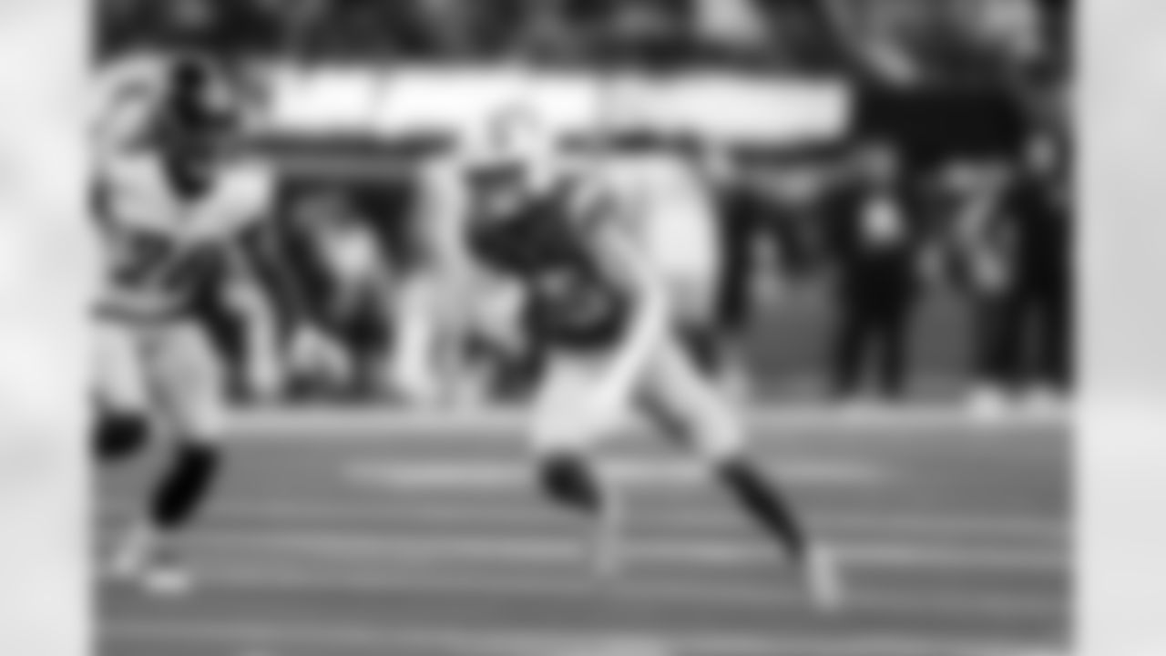 WR Ladd McConkey (15)