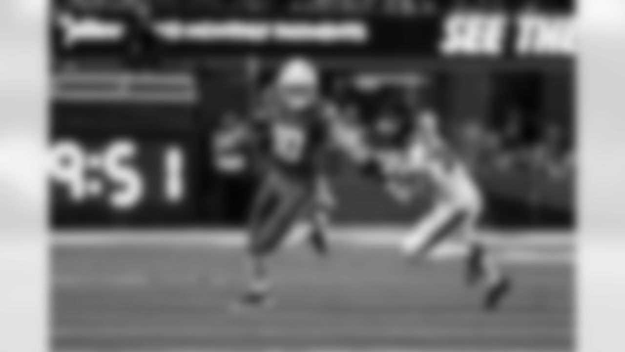 QB Justin Herbert (10)