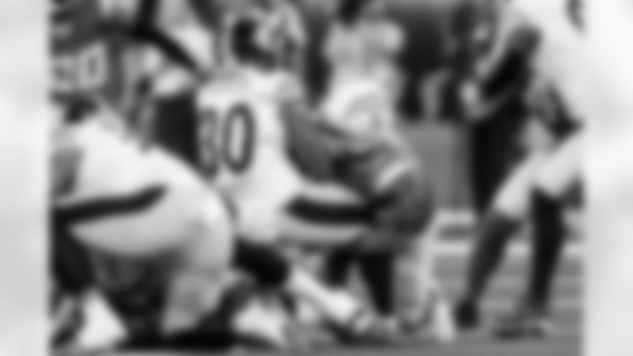 Check out the best shots from the Chargers Week 10 matchup against the Steelers!