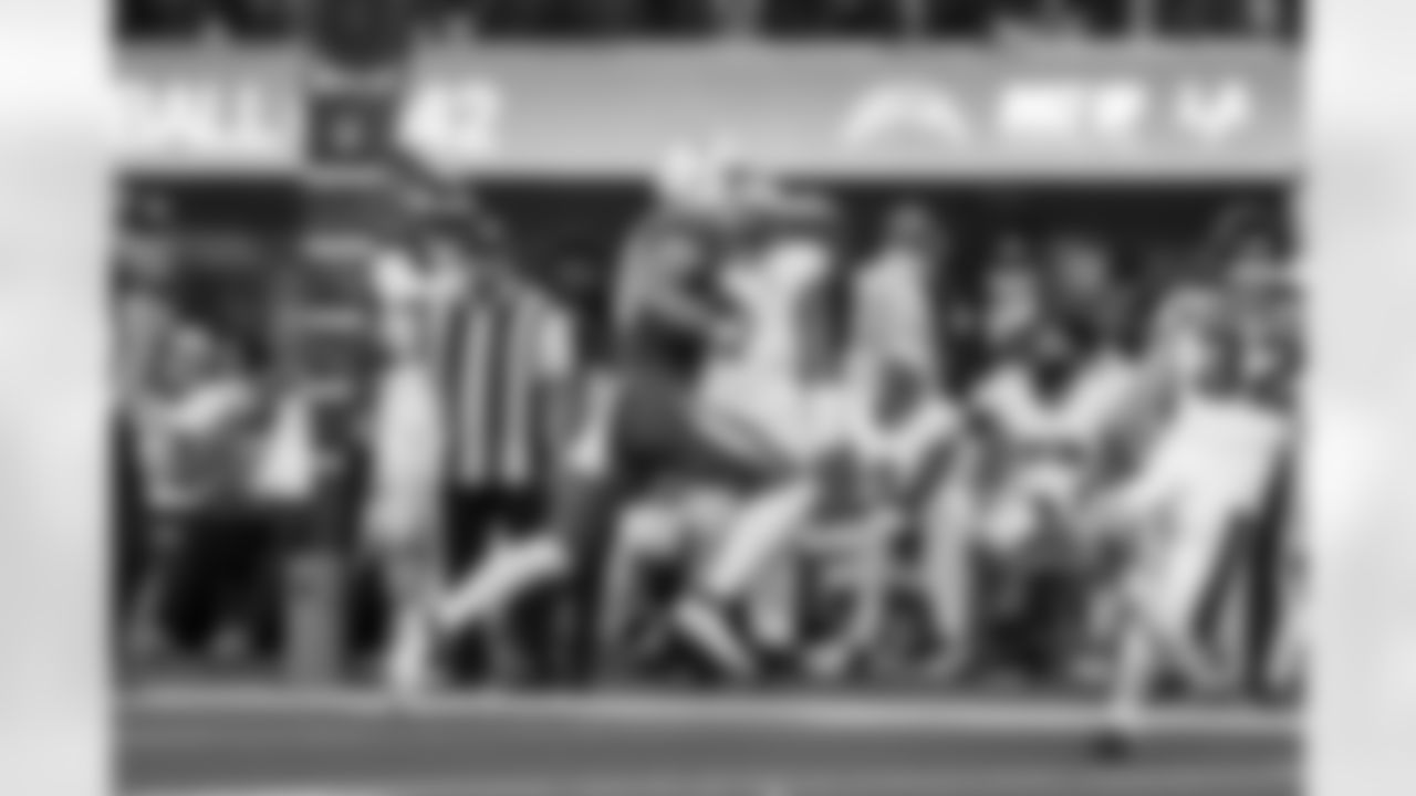 QB Justin Herbert (10)