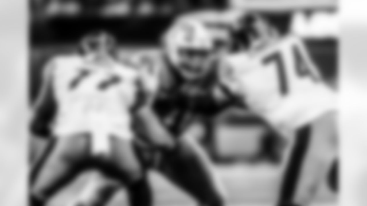 Take a look back at the Chargers Week 10 matchup with the Steelers in monochrome.