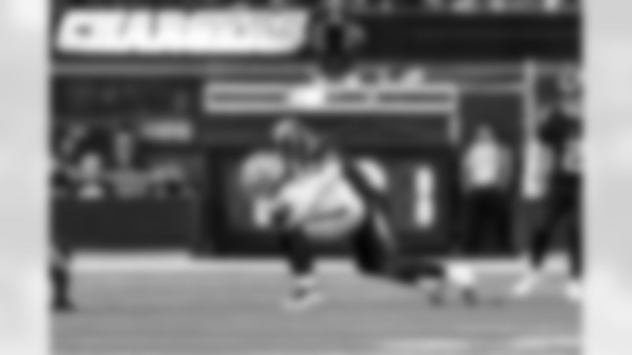 LB Daiyan Henley (0)