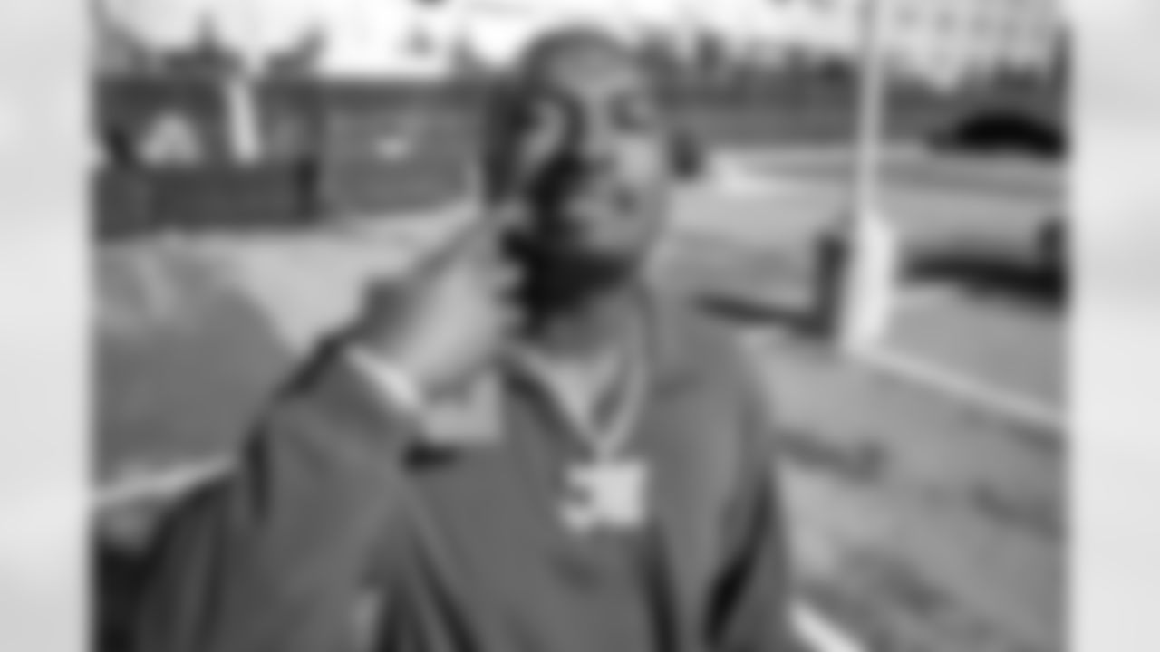 DL Justin Eboigbe (92)