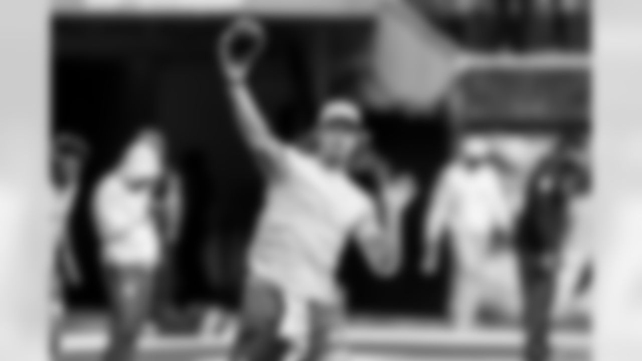 The Los Angeles Chargers play the Tennessee Titans on Sunday, November 10, 2024 at SoFi Stadium in Inglewood, CA.
[FINAL SCORE: LAC 27 - TEN 17]