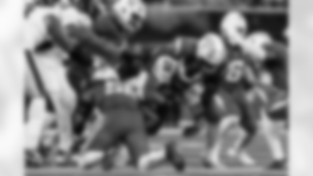 Take a look at the best photos of Chargers 2026 free agent Da'Shawn Hand