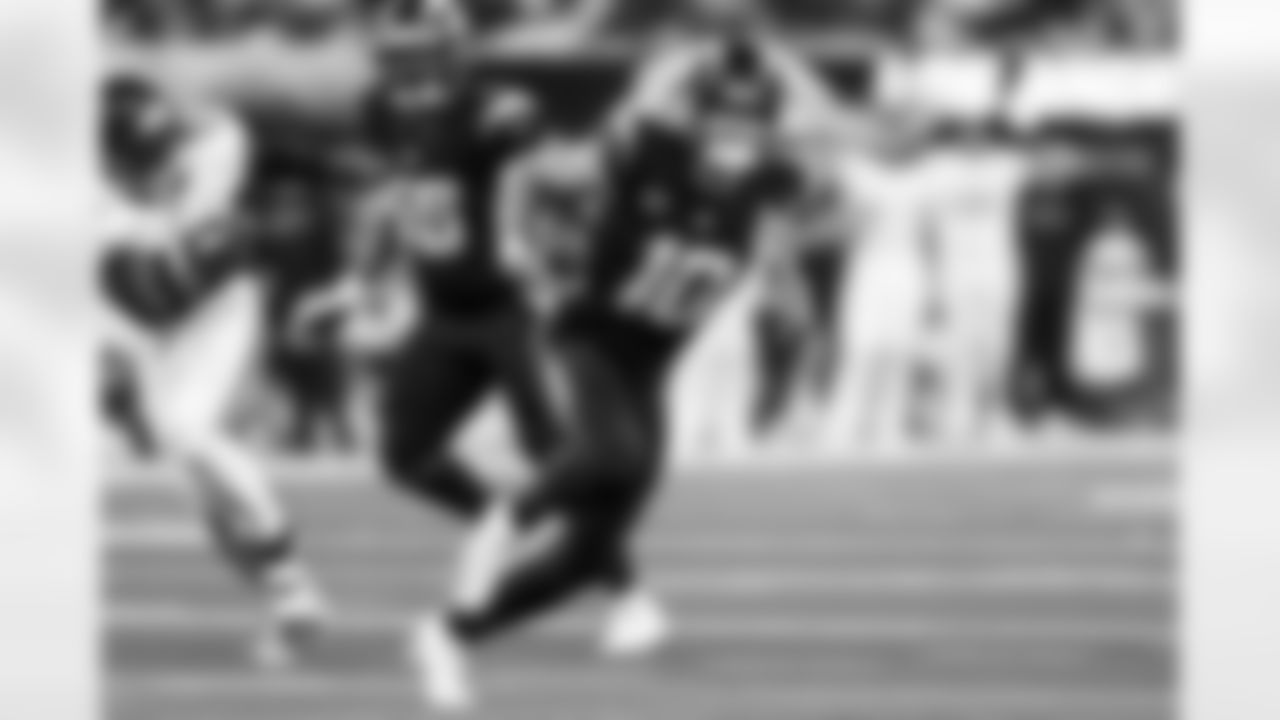 QB Justin Herbert (10)