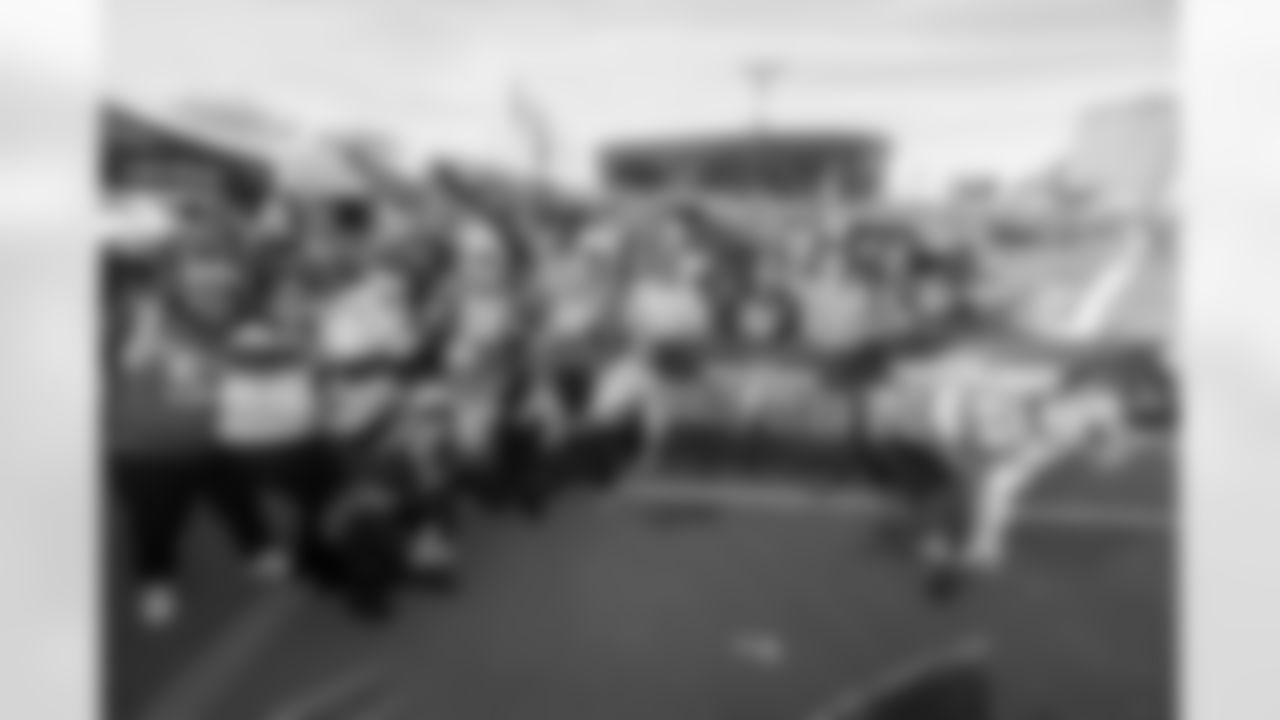 The Los Angeles Chargers play the Las Vegas Raiders on Thursday, December 14, 2023 at Allegiant Stadium in Las Vegas, NV.
[FINAL SCORE: LV 63 - LAC 21]