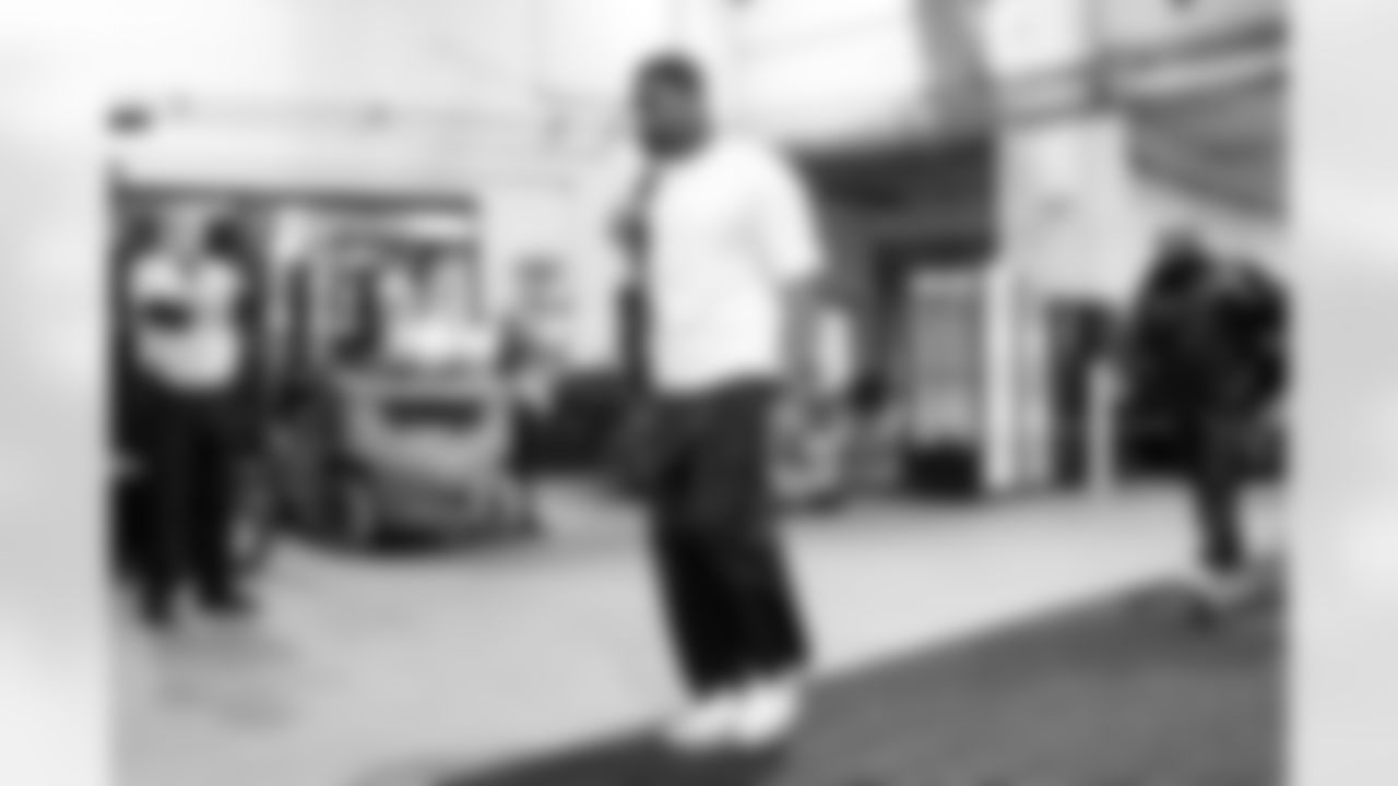 OLB Khalil Mack (52)