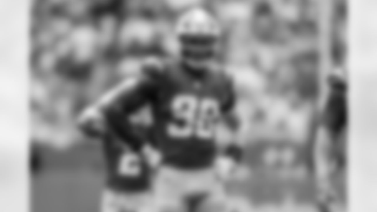 Take a look at the best photos of Chargers 2026 free agent Odafe Oweh