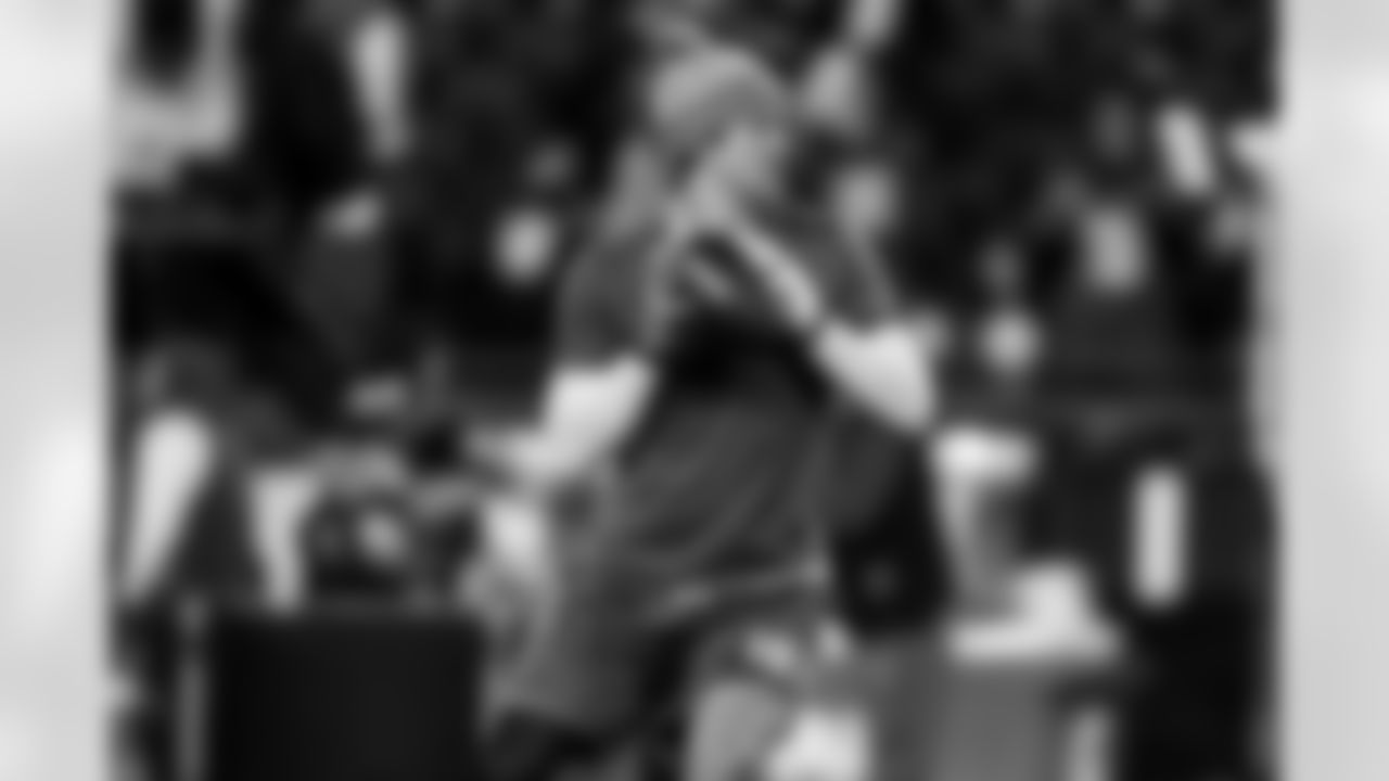 QB Justin Herbert (10)