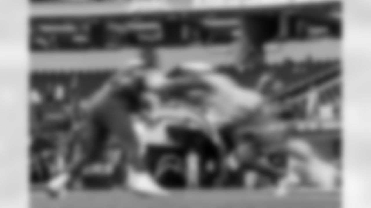 Check out the best shots from the Chargers Week 10 matchup against the Steelers!