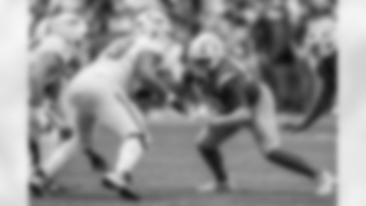 Check out the best shots from the Chargers Week 6 matchup against the Dolphins!