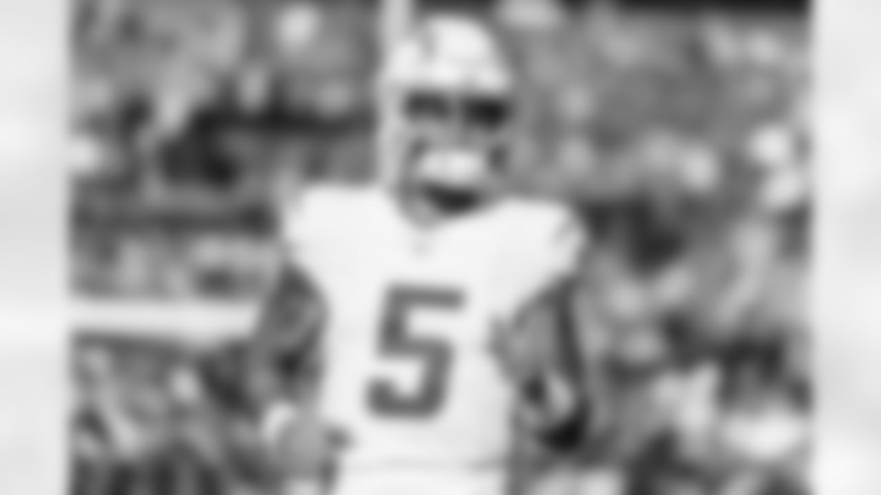 Check out the best shots from the Chargers Week 18 matchup against the Broncos!