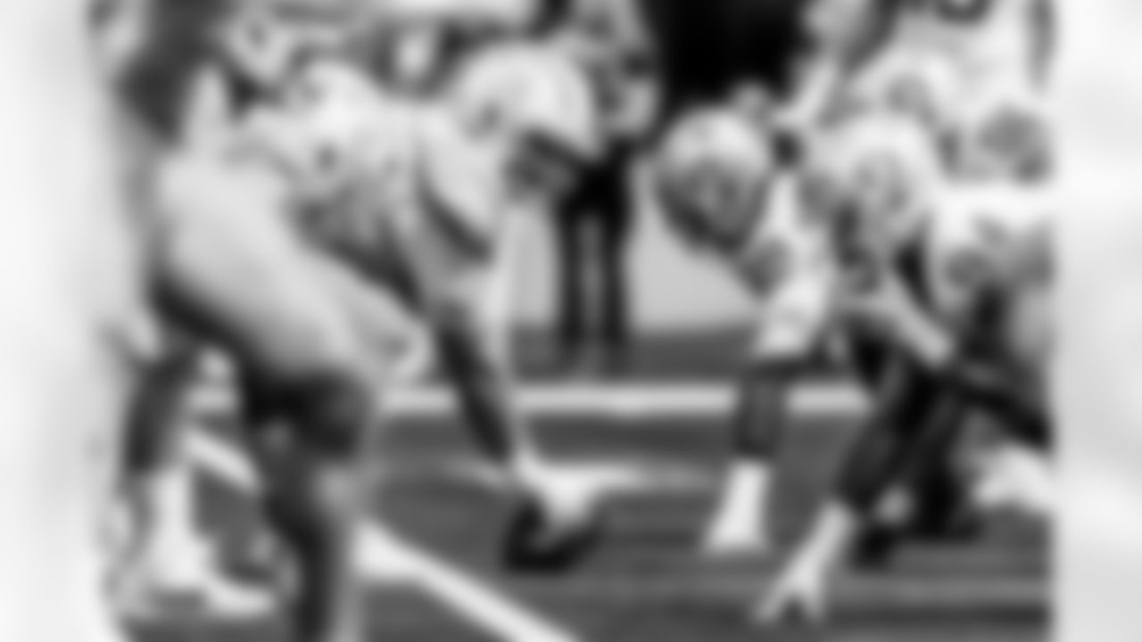 The Los Angeles Chargers play the Las Vegas Raiders on Sunday, September 8, 2024 at SoFi Stadium in Inglewood, CA.
[FINAL SCORE: LAC 22 - LV 10]