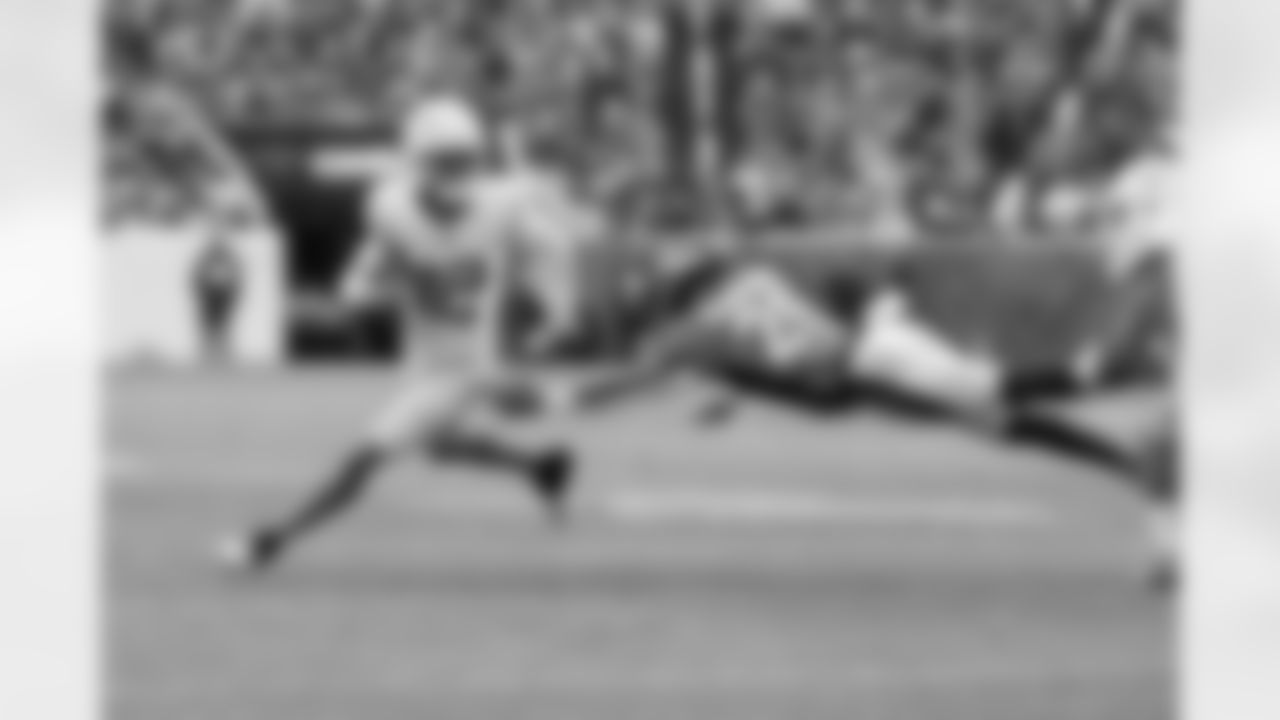 The Los Angeles Chargers play the Denver Broncos on Sunday, December 31, 2023 at Empower Field at Mile High in Denver, CO.
[FINAL SCORE: DEN 16 - LAC 9]