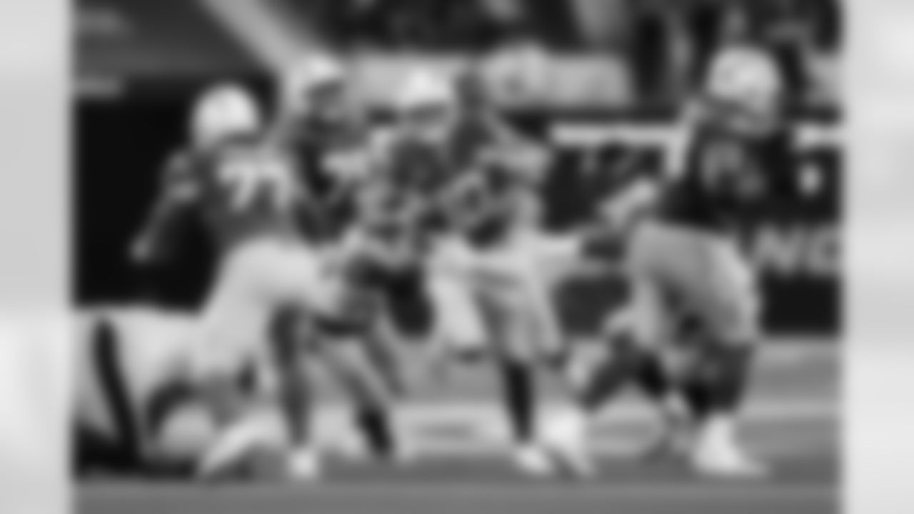 QB Justin Herbert (10)