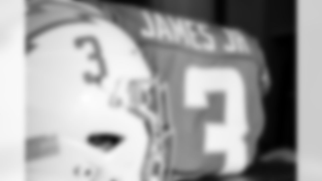 S Derwin James Jr. (3)