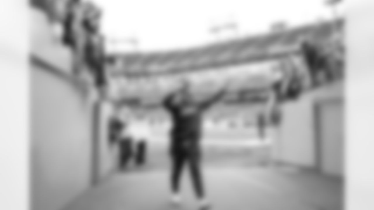 WR Ladd McConkey (15)