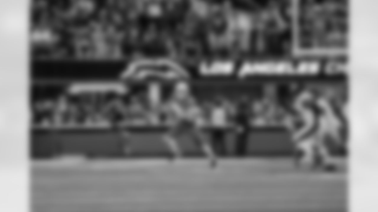 QB Justin Herbert (10)