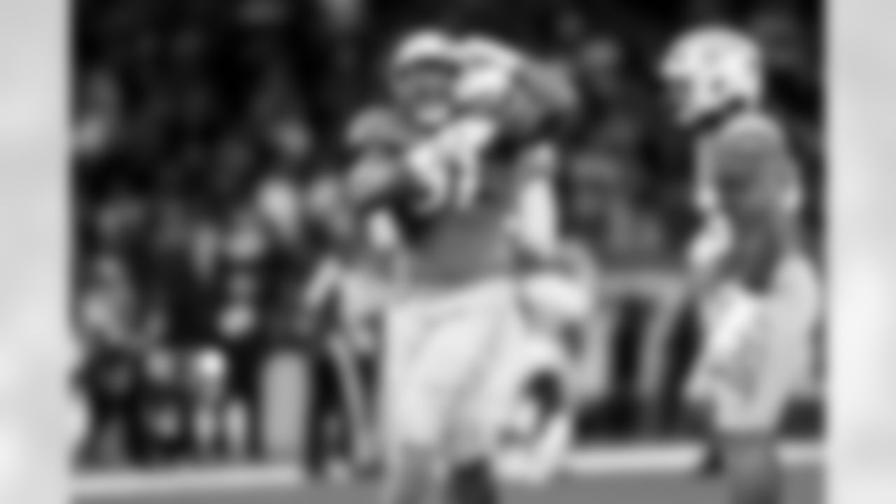 DL Da'Shawn Hand (91)