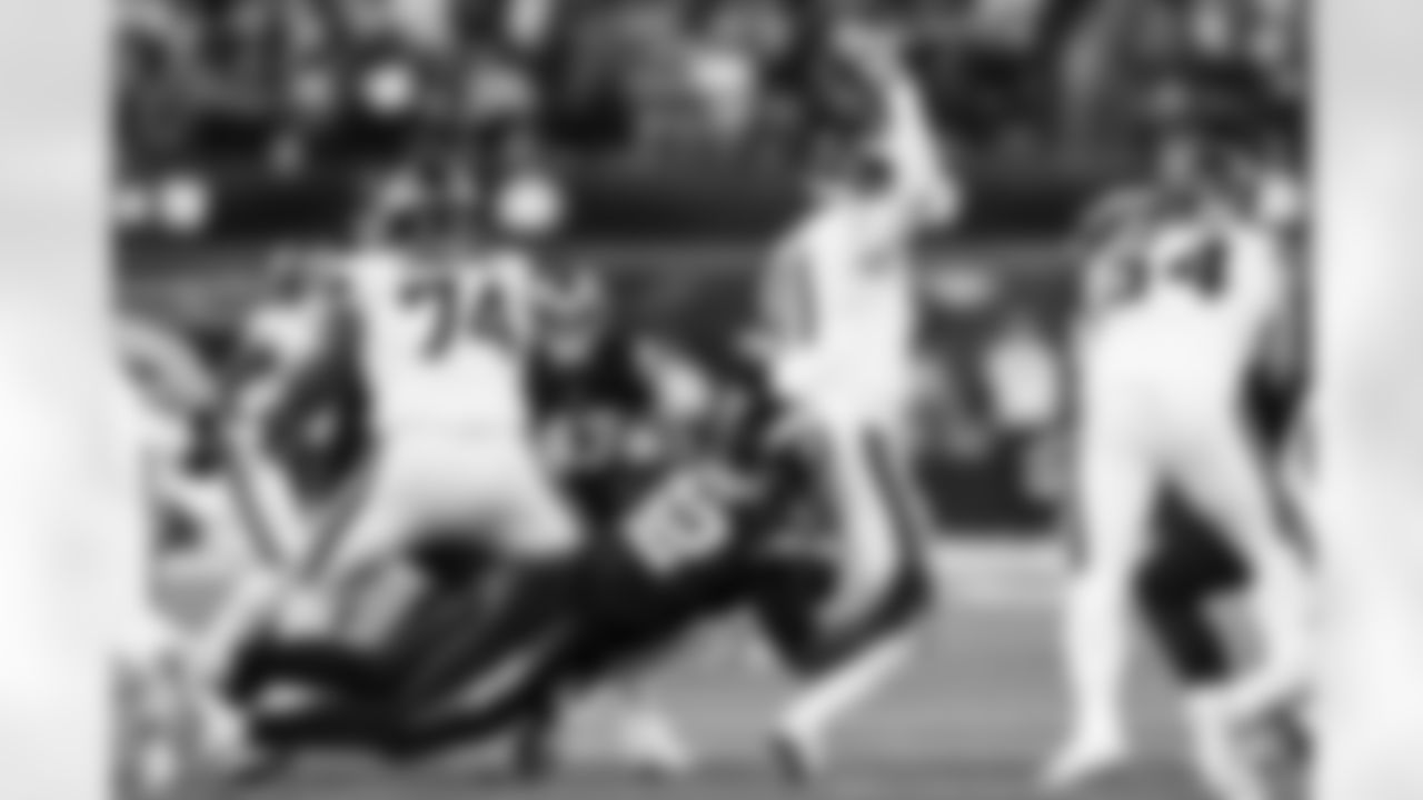 DL Justin Eboigbe (92)