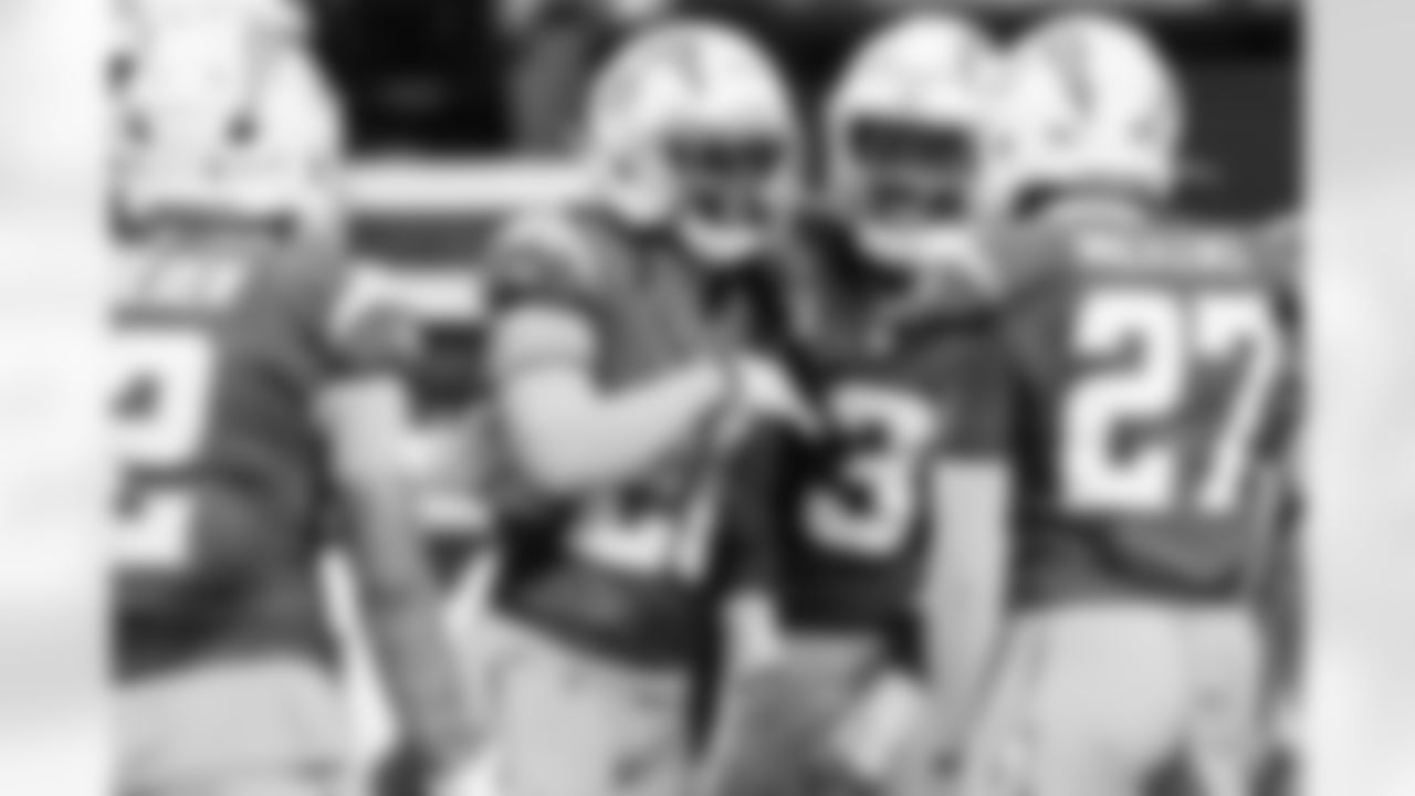 CB Donte Jackson (26) and S Derwin James Jr. (3)