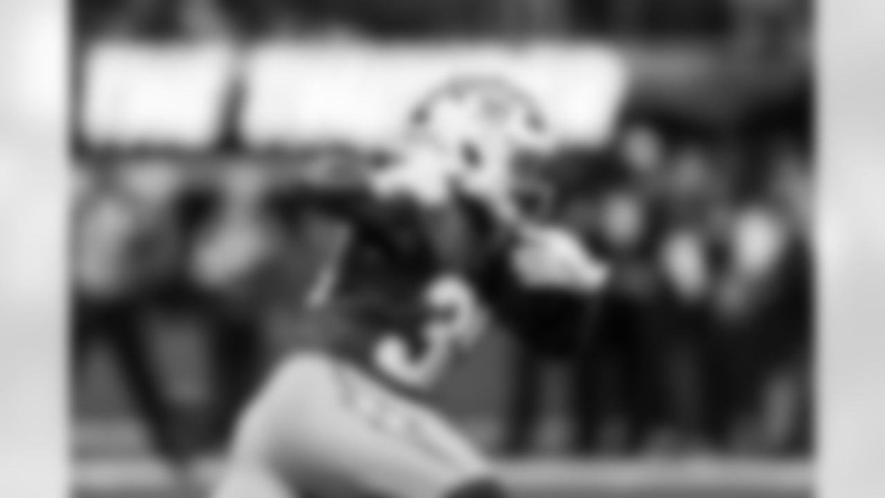 RB Kimani Vidal (30)