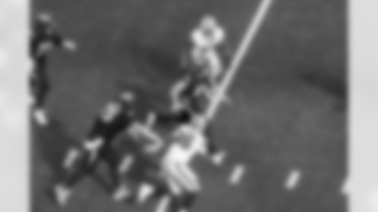 Check out the best shots from the Chargers Week 13 matchup against the Raiders!