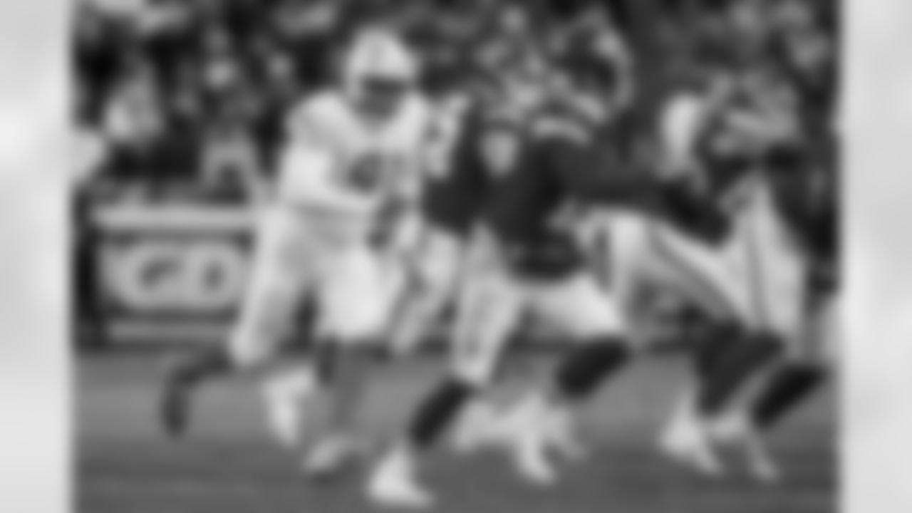 Take a look at the best photos of Chargers 2026 free agent Da'Shawn Hand