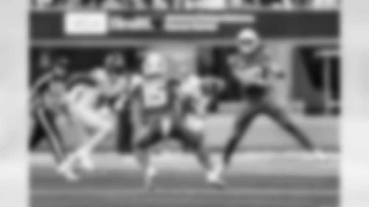 WR Ladd McConkey (15) and QB Justin Herbert (10)
