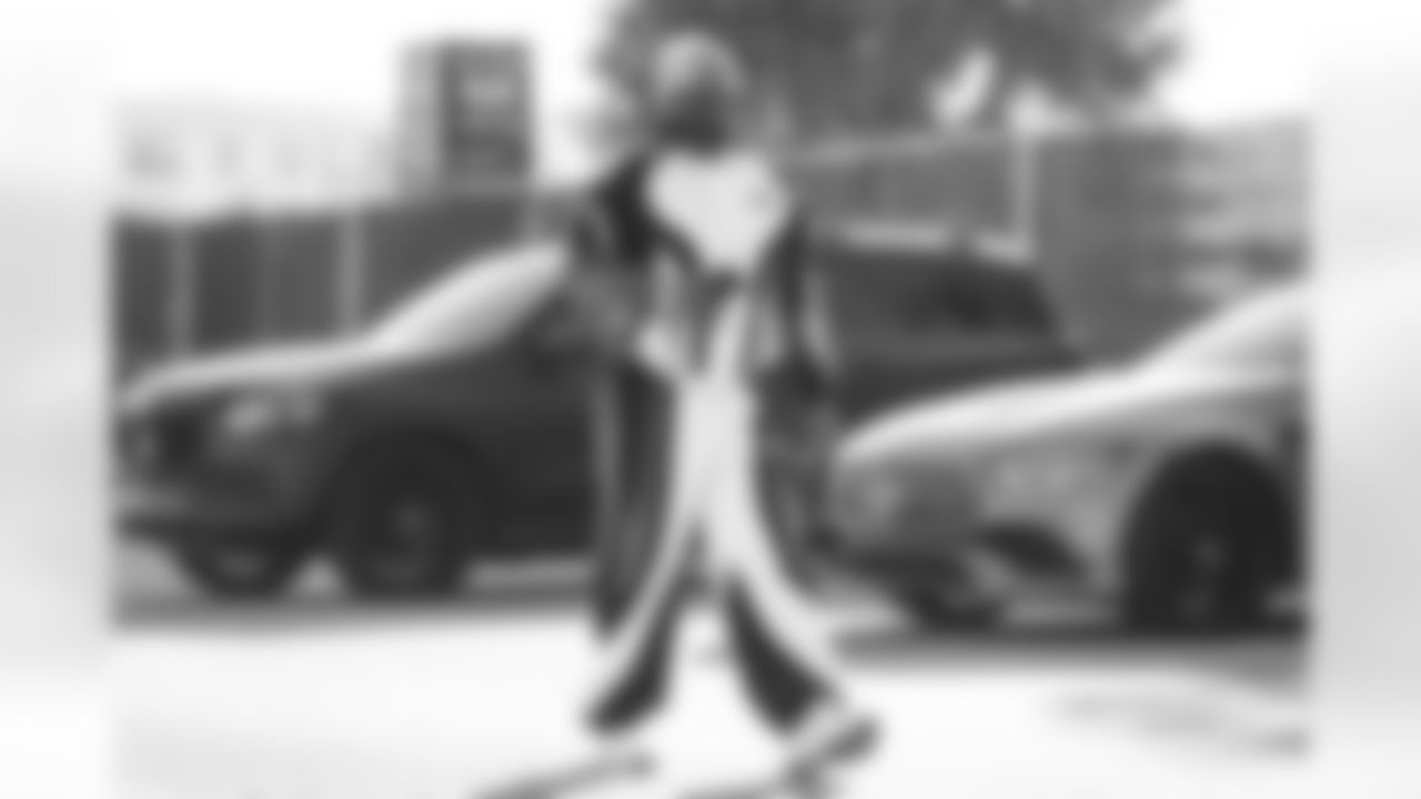 DL Naquan Jones (96)