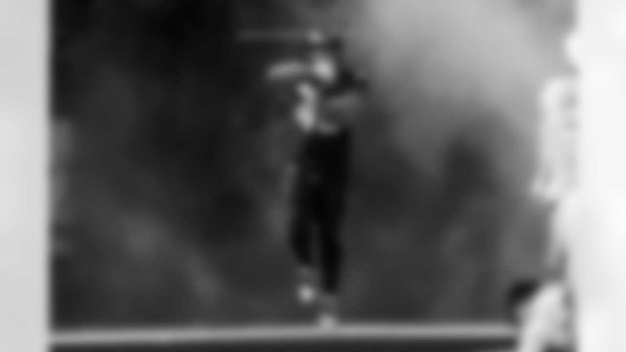 Check out the best shots from the Chargers Week 17 matchup against the Texans!