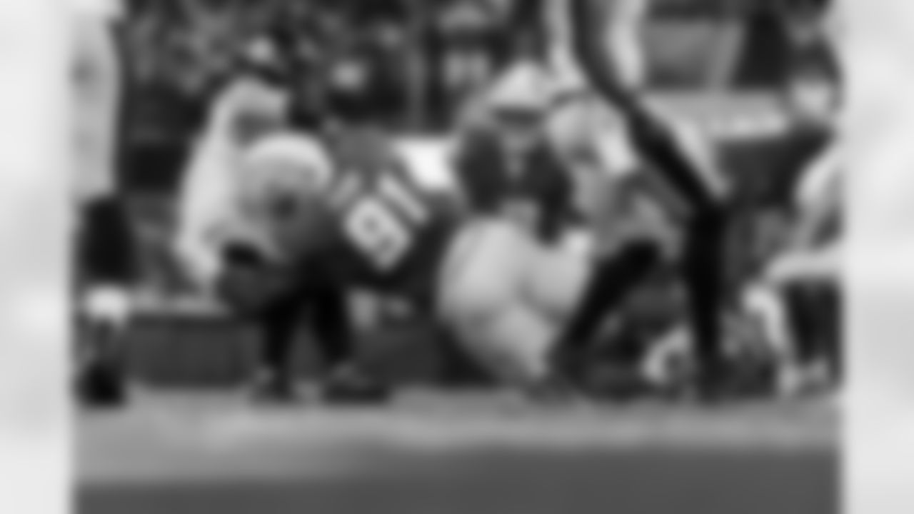 Take a look at the best photos of Chargers 2026 free agent Da'Shawn Hand