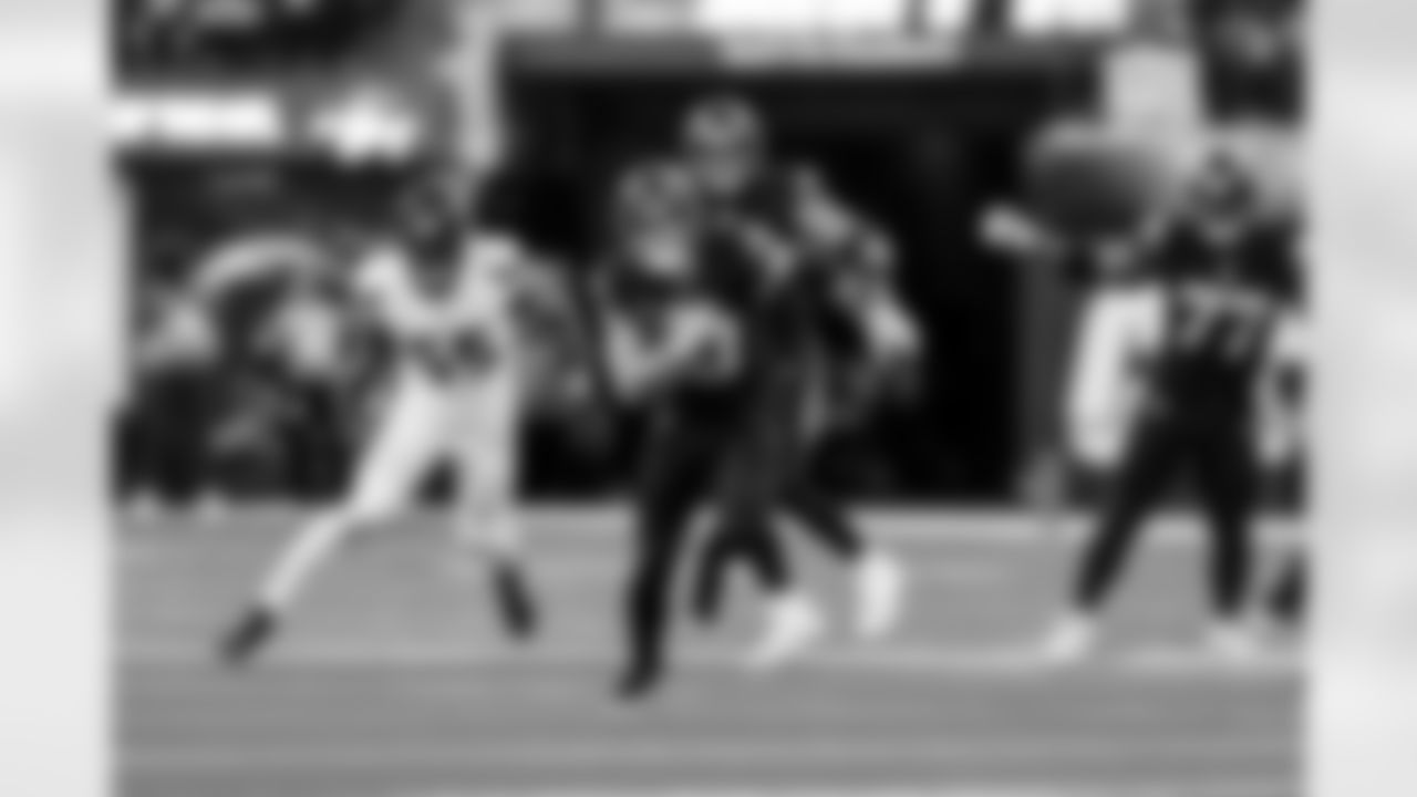 QB Justin Herbert (10)