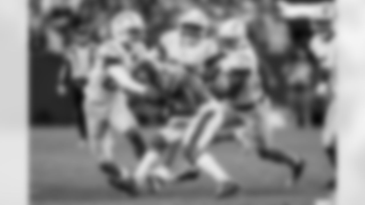 Check out the best shots from the Chargers Week 18 matchup against the Broncos!