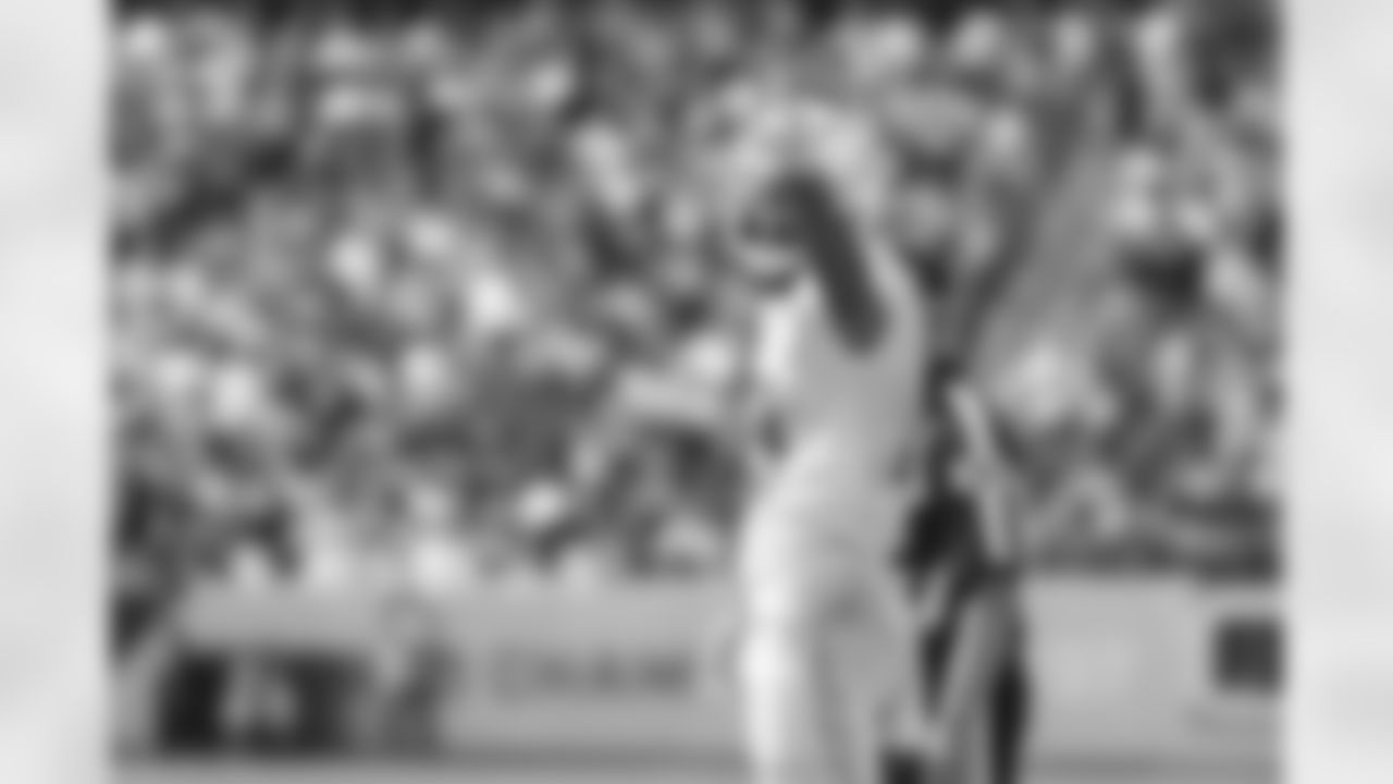 The Los Angeles Chargers play the Washington Football Team on Sunday, September 12, 2021 at FedExField in Landover, MD.
[FINAL SCORE: LAC 20 - WAS 16]