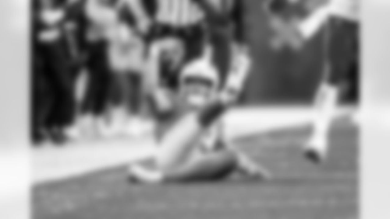 QB Justin Herbert (10)