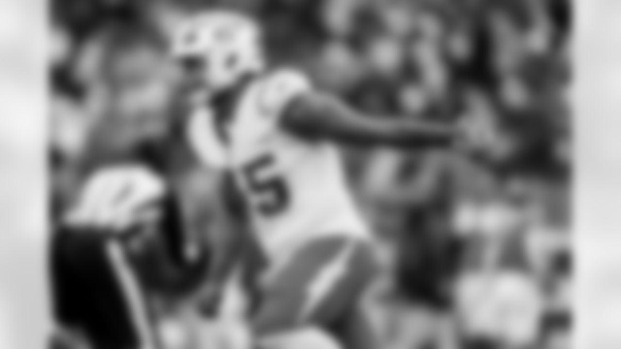 Take a look back at the best photos of Tuli Tuipulotu's 2025 campaign.