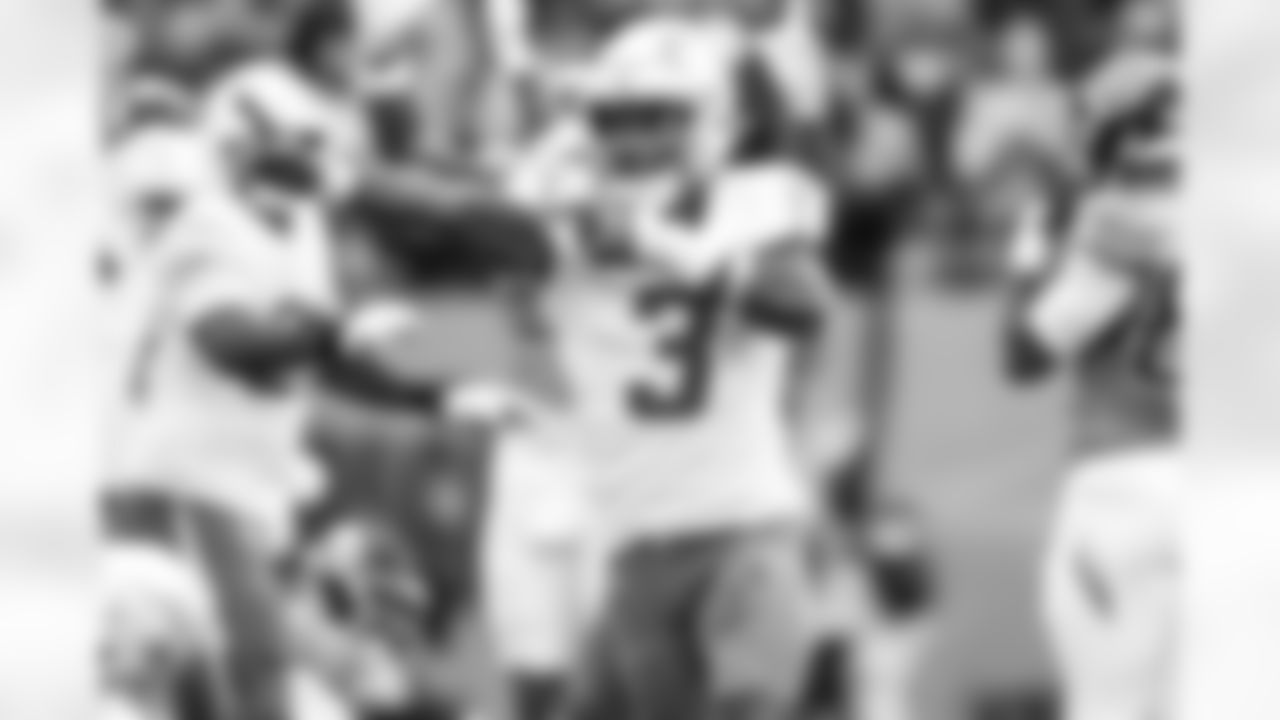 S Derwin James Jr. (3)