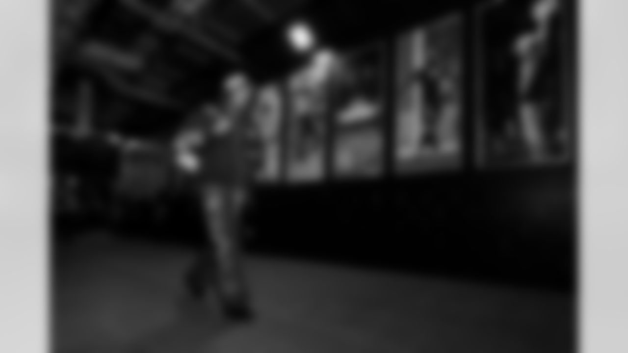 OLB Kyle Kennard (54)